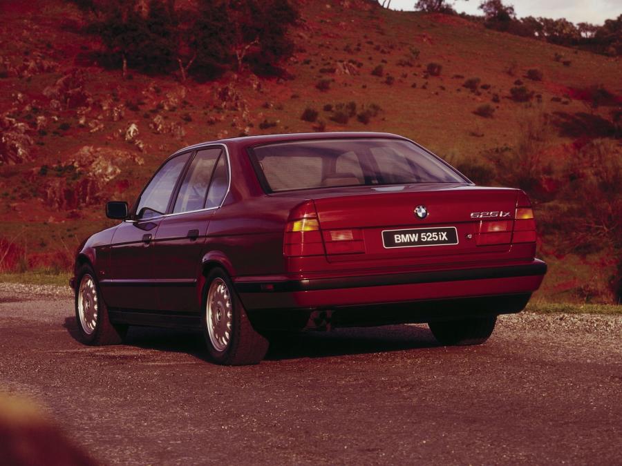  BMW 525iX 1991 года  (фото 1 из 2)